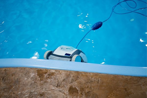 robot nettoyeur piscine coque polyester cassis